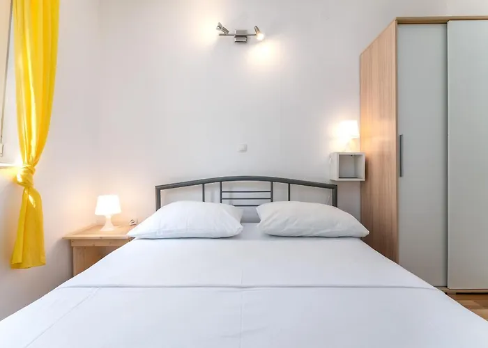 Apartman P2 Rubessa S Parkirnim Mjestom * Baška