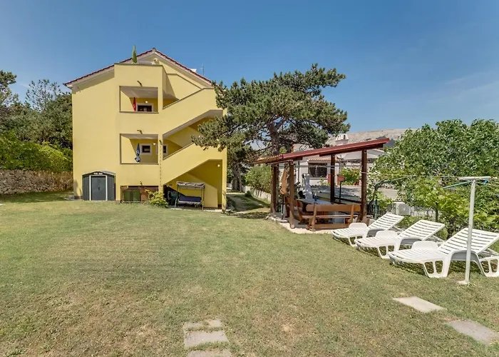 Apartman P2 Rubessa S Parkirnim Mjestom Apartmán Baška