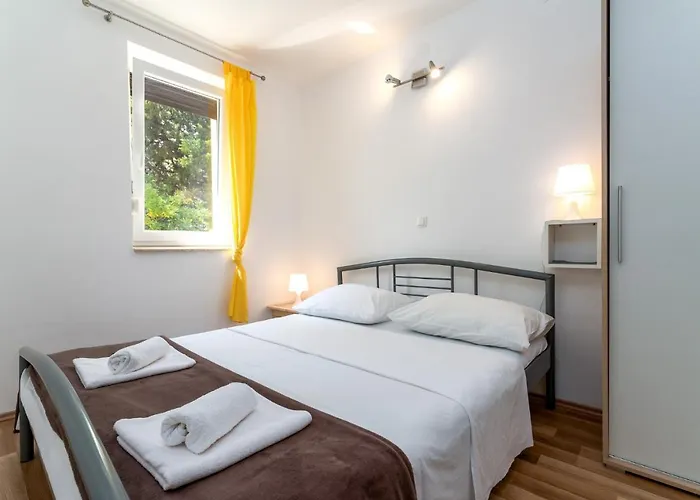 Apartman P2 Rubessa S Parkirnim Mjestom Apartmán Baška