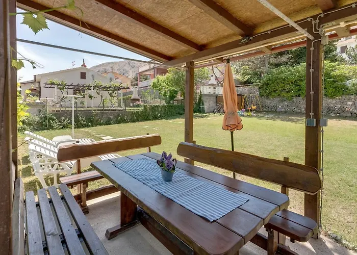 Appartement Apartman P2 Rubessa S Parkirnim Mjestom Baška